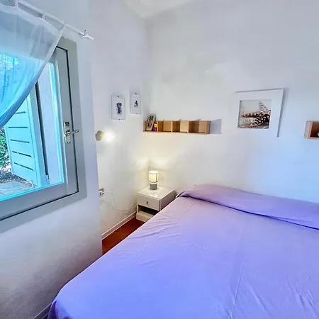 5 Beds With Common Swimming Pool In شقة *