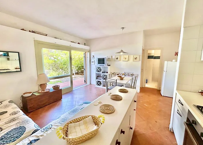 Apartment 5 Beds With Common Swimming Pool In