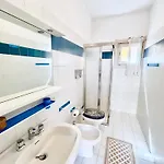 شقة 5 Beds With Common Swimming Pool In